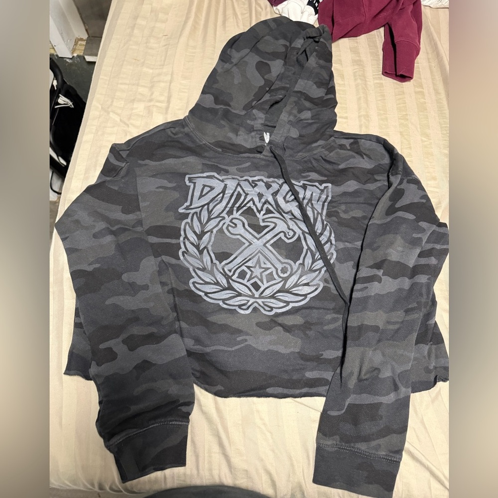 Camo Dixxon crop